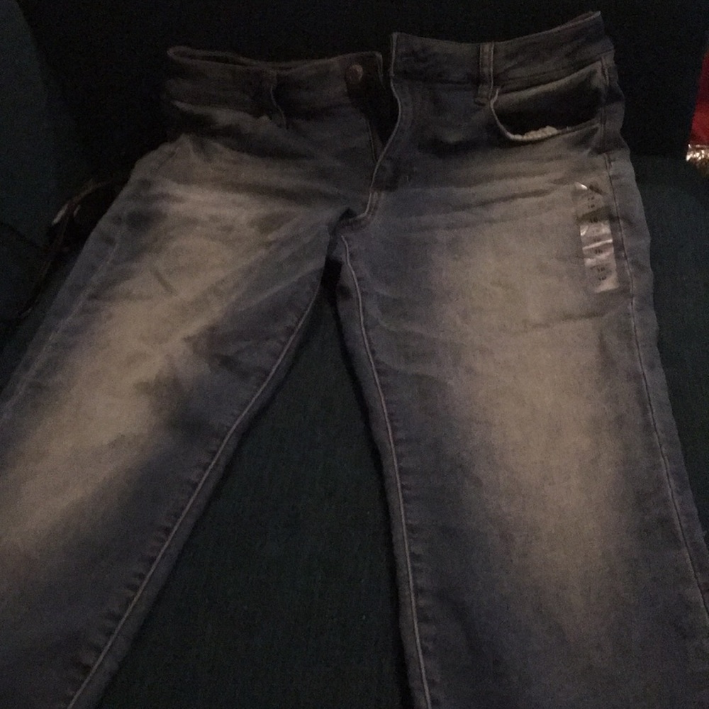 AE high rise skinny crops NWOT.